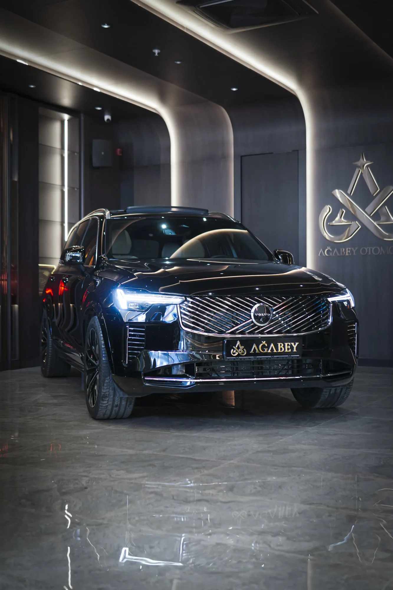 Ağabey Otomotiv showroom