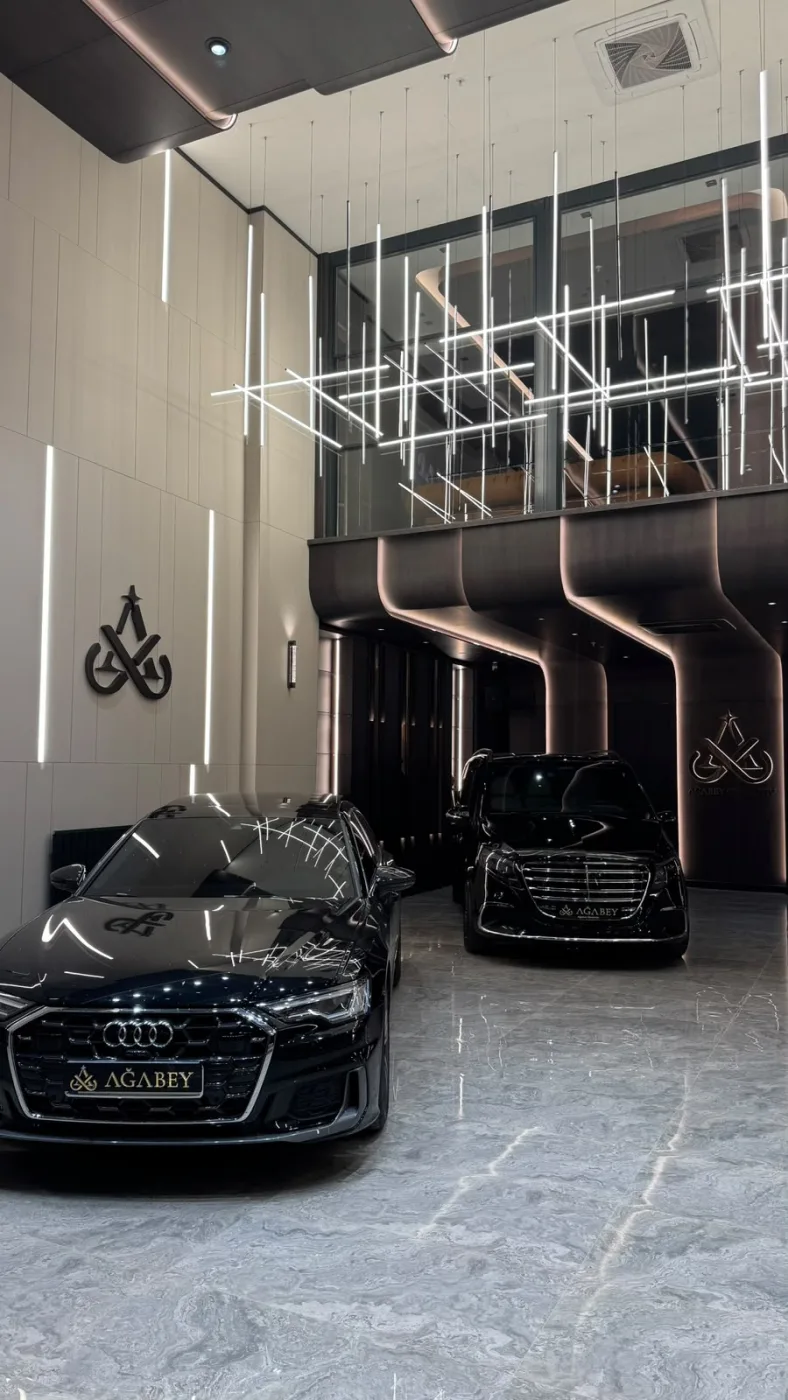 Ağabey Otomotiv showroom